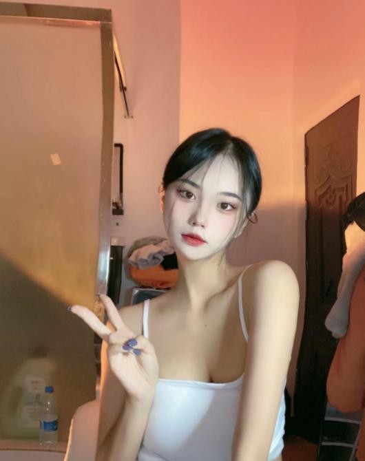 很清纯有点风情味，操的绝对过瘾