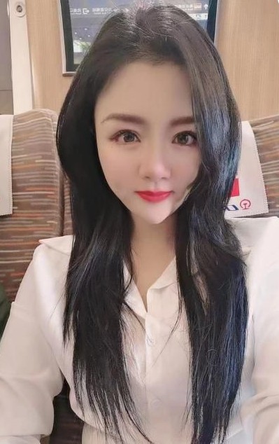 凤凰路小美女
