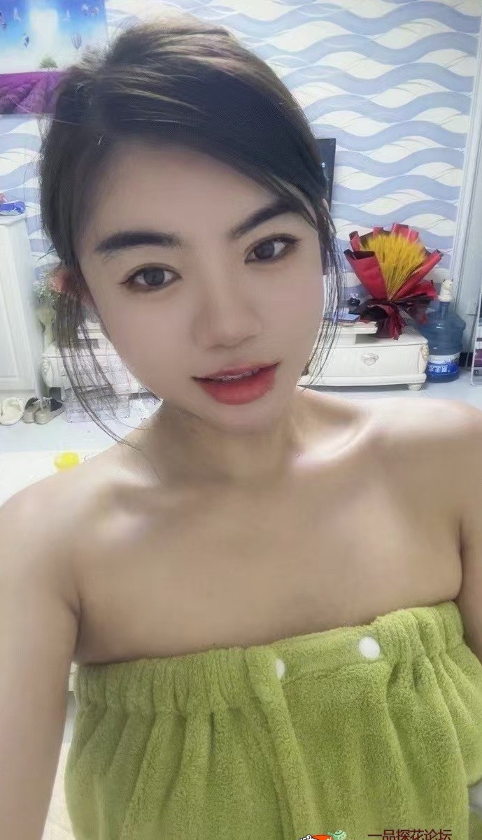 新疆高挑美女