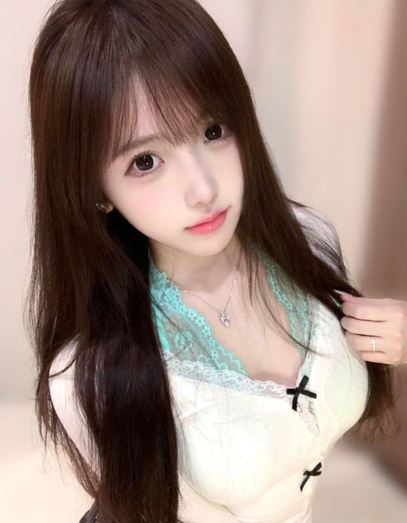 南京嫩妹粉鲍一线天太美了