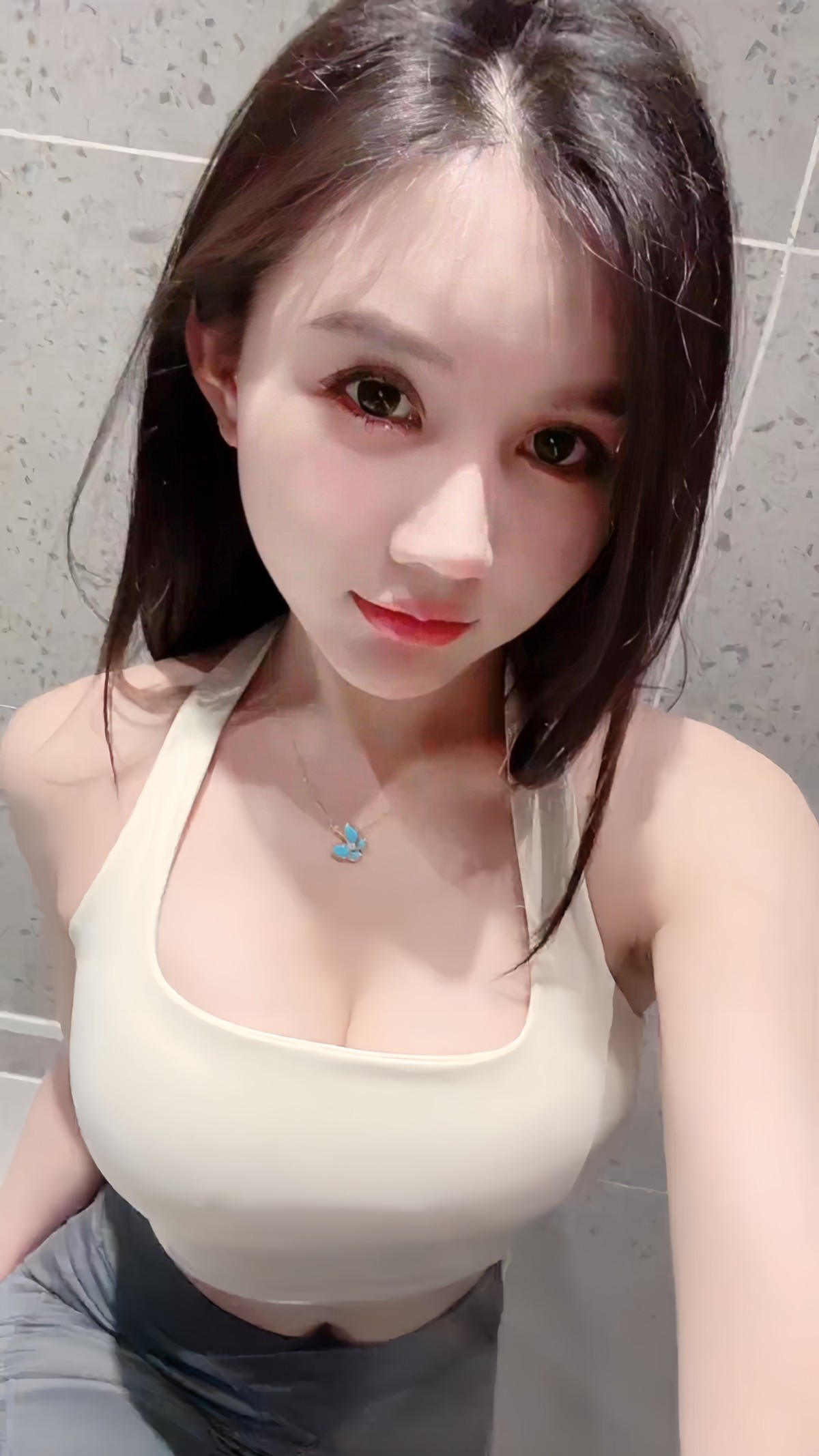大奶菲菲口完在啪超值服务
