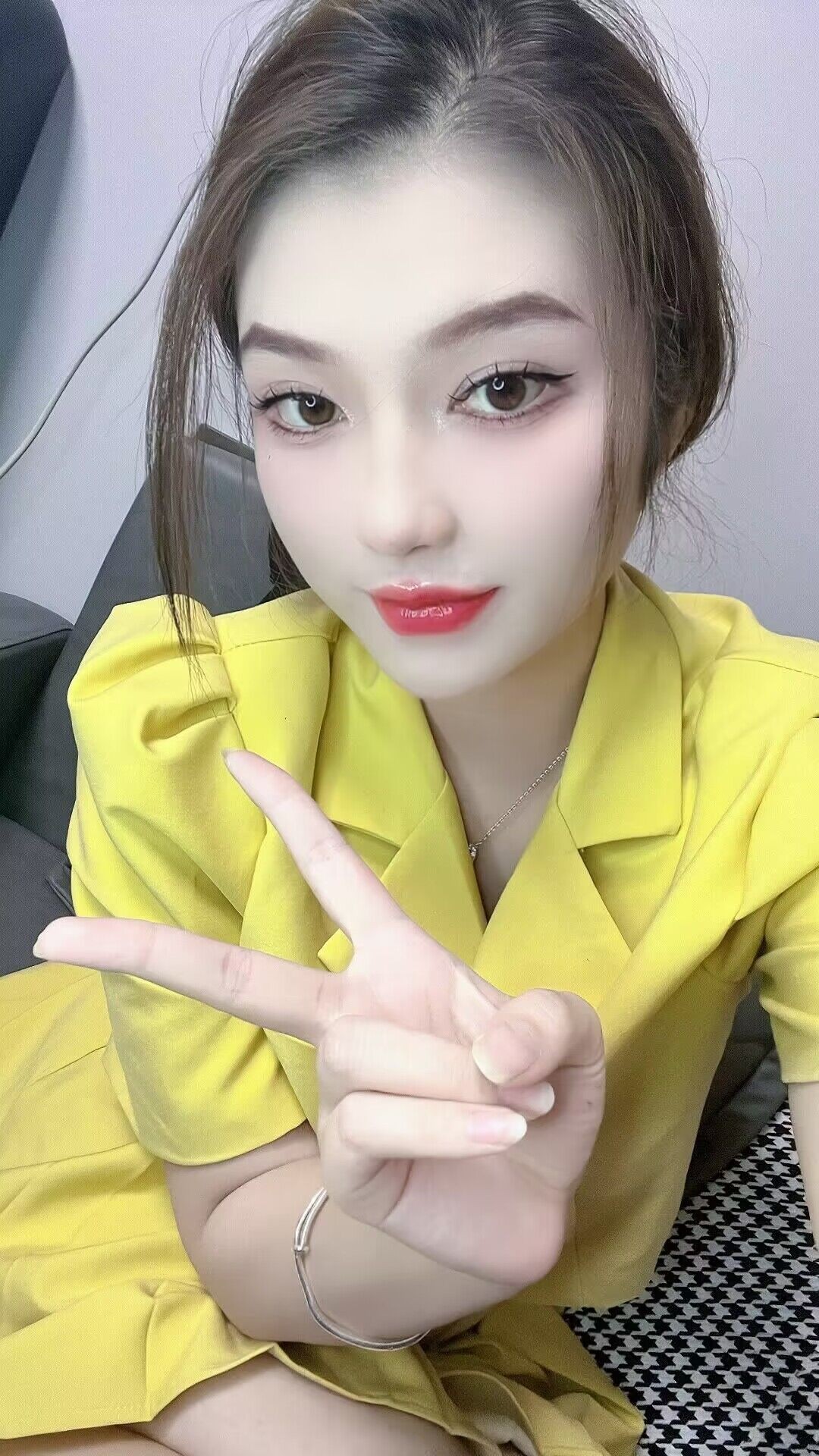 皇姑妹子鲍鱼裹吸太强烈受不了