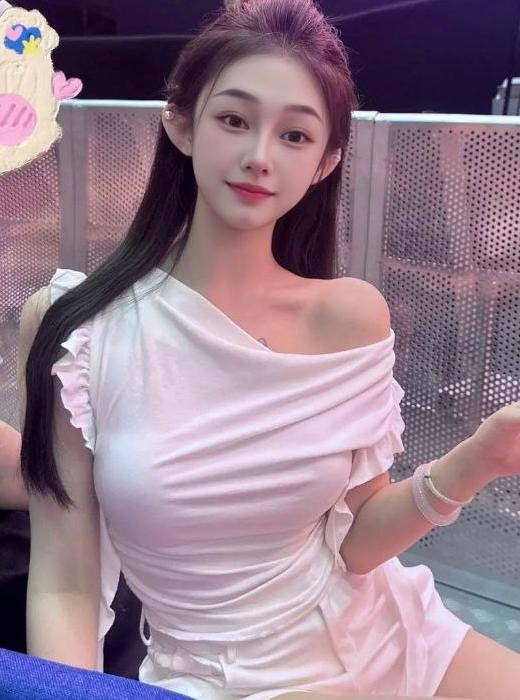 昆明气质美女不像那种路边的野鸡