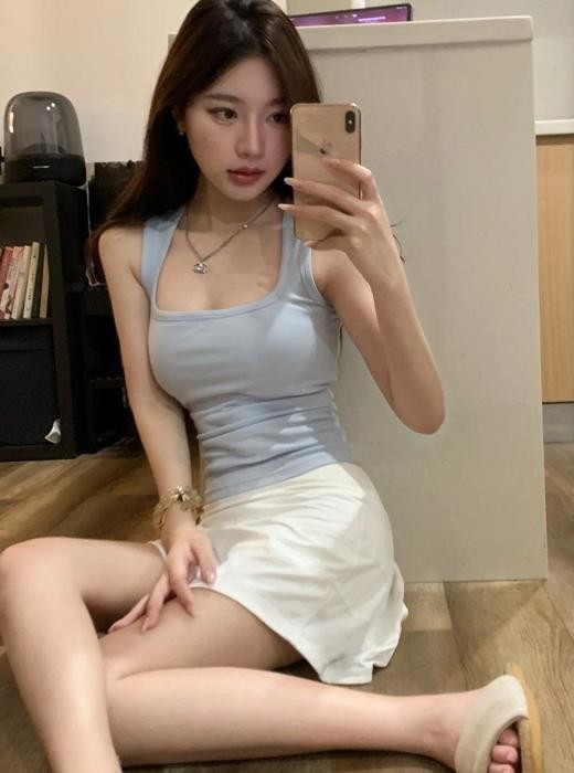 昆山站着让她跪舔姿势随便玩