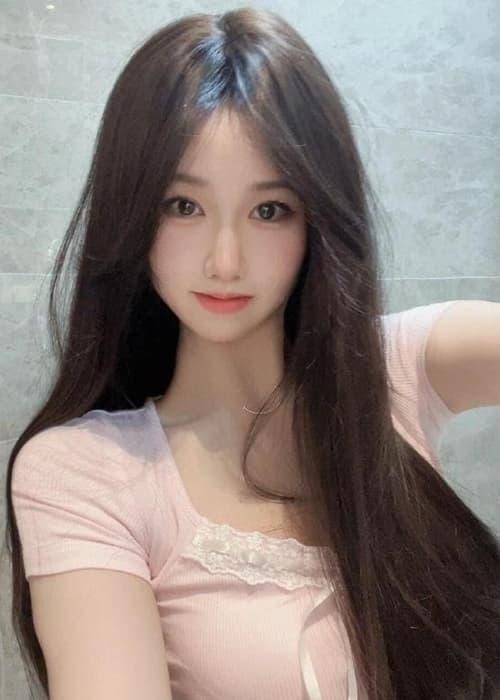 绍兴高颜值妹子可舌吻姿势多多