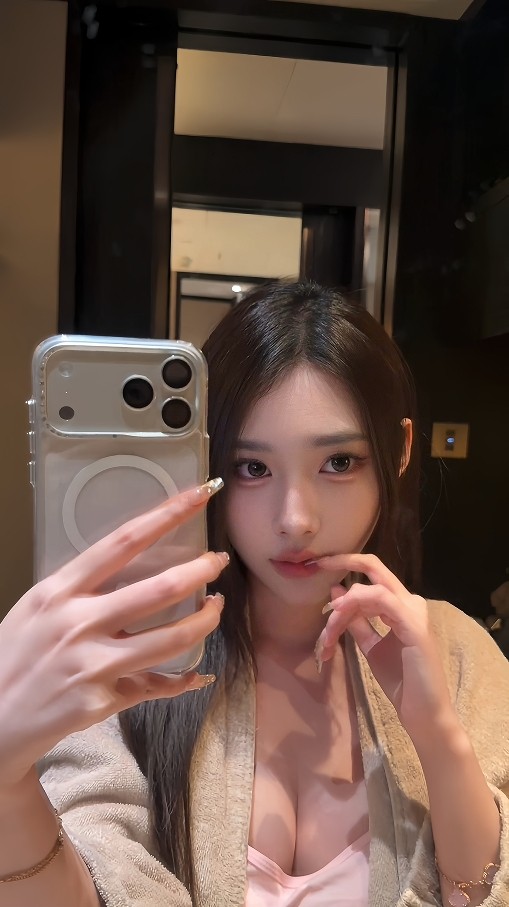 美女西西大奶美妙肉体