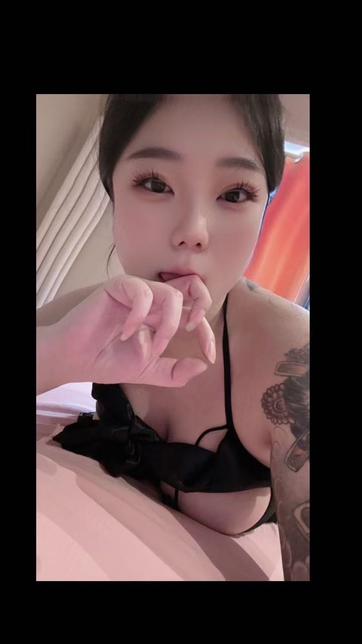 水多胸大骚妹妹