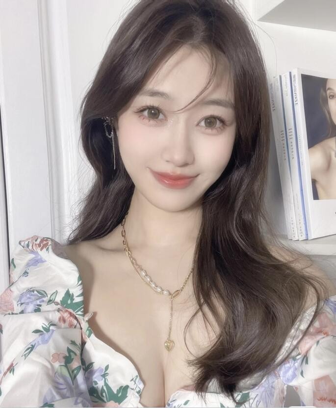 超骚妹子嗲声嗲气的