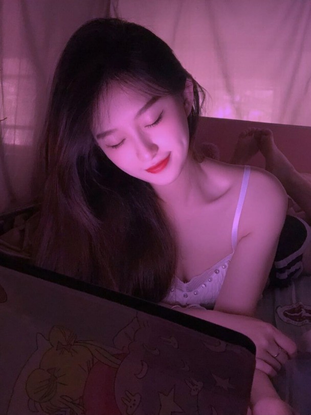 【深圳】很妩媚的骚货，放开玩非常爽