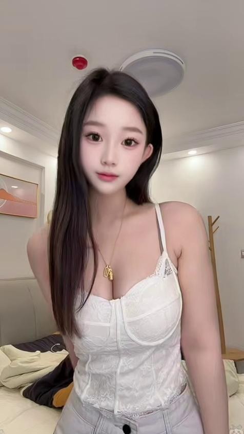 三亚巧嫩妹年龄小淫水都是香
