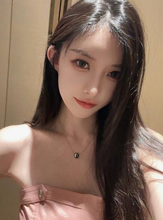 三河小尤物性欲很强一模湿哒哒