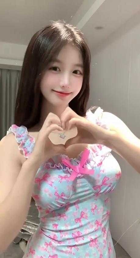 职业素养和情绪超稳的乖妹纸