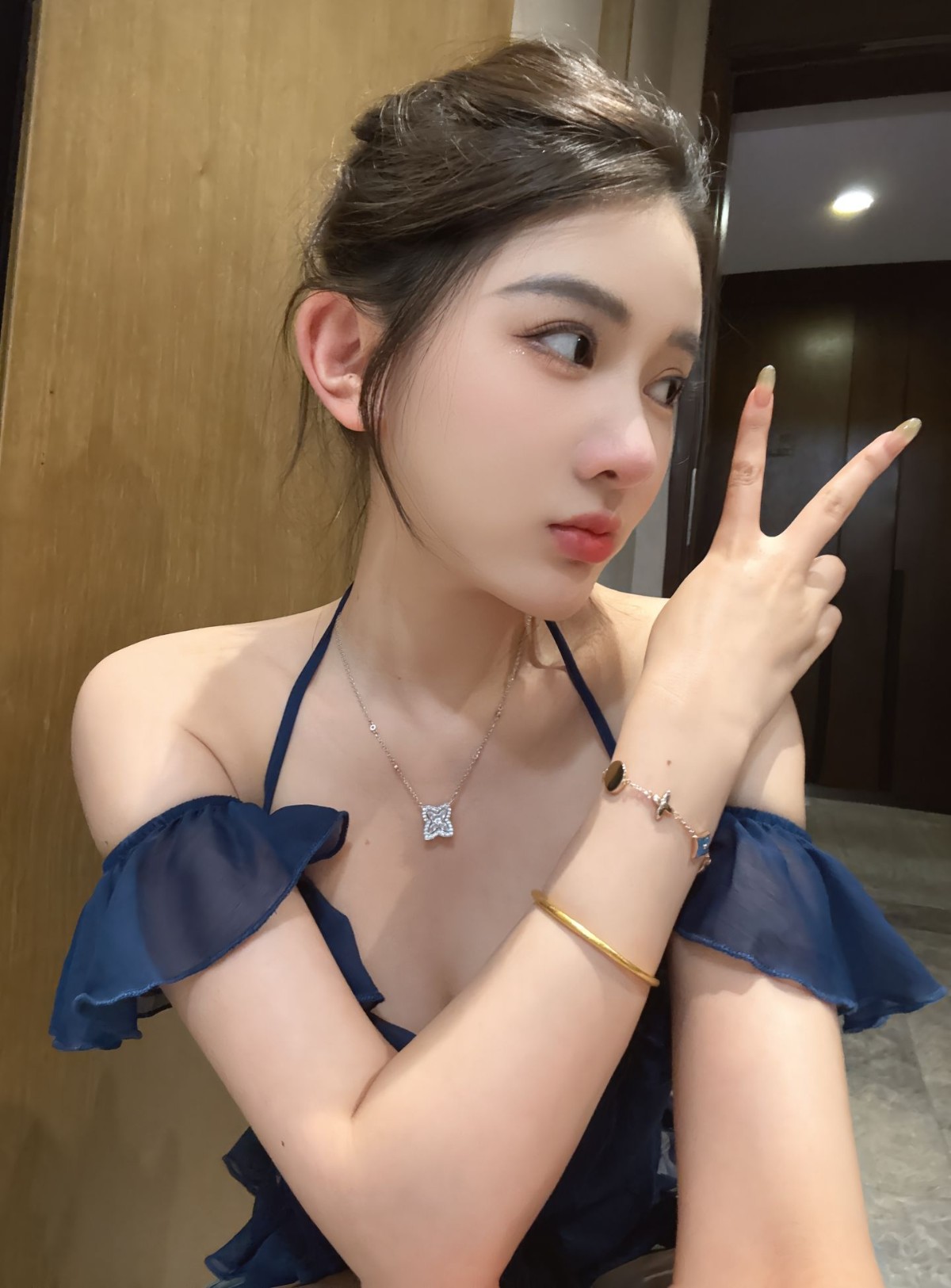 纯欲嫩妞泻火玩的开