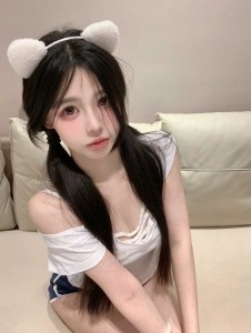 深插甜美乖巧嫩妹
