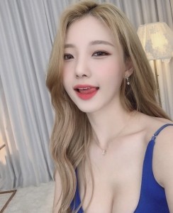 超粉嫩小穴新人妹子