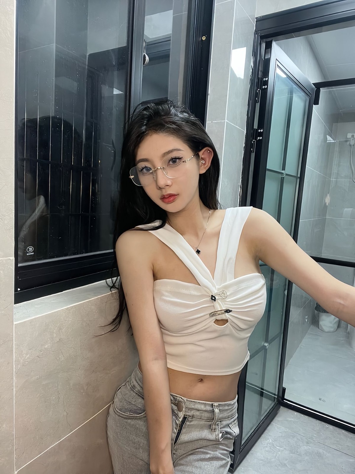 拱墅闷骚款眼镜妹