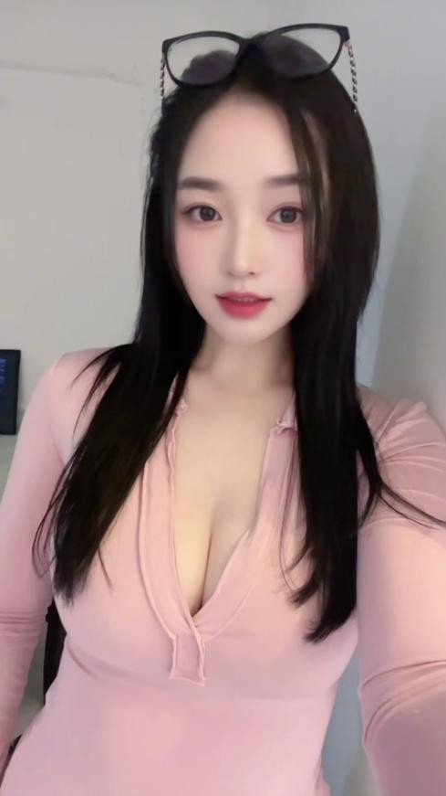 大同妖艳女人艹的淫水流一床